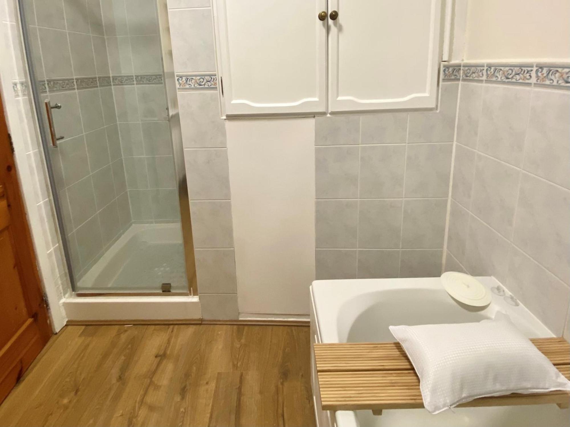 Bumblebee Cottage - Cosy Cottage In Area Of Outstanding Natural Beauty Hemel Hempstead Bagian luar foto